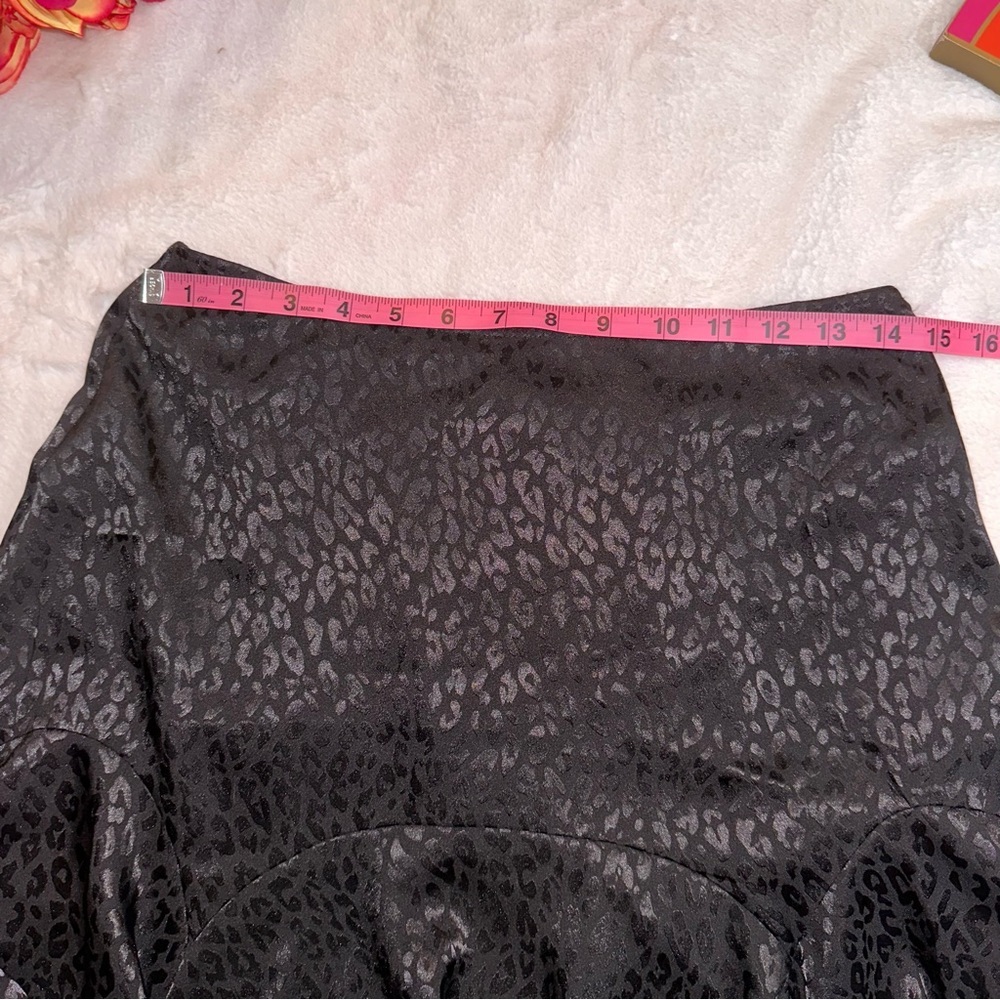 Black cheetah print skater skirt - Picture 15 of 17